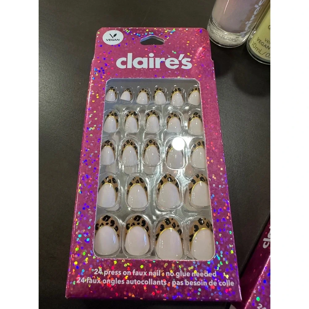 Claires adorn tiny